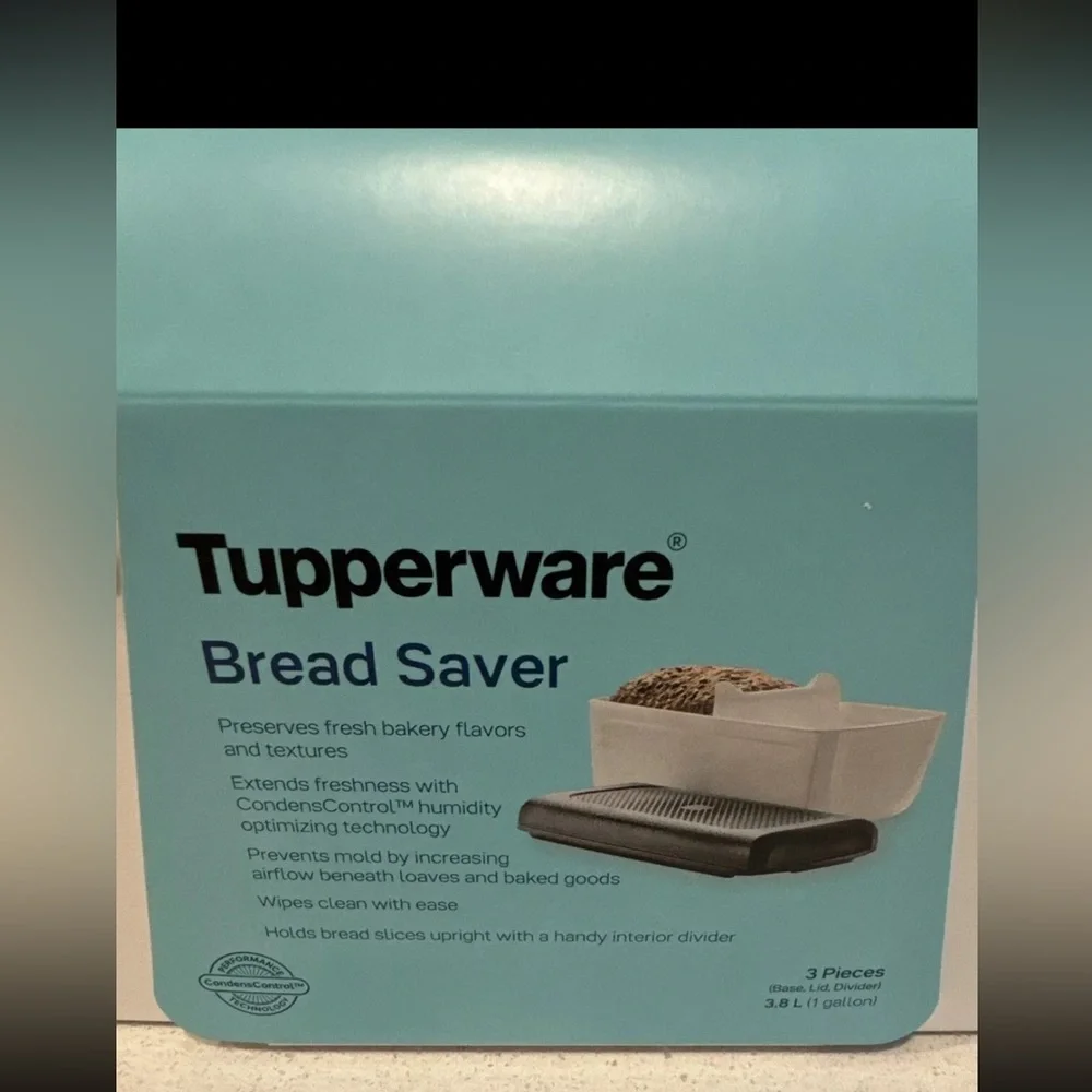NEW Tupperware Bread Saver Bread & Bakery Storage Box 1 Gallon - Picture 2 of 4